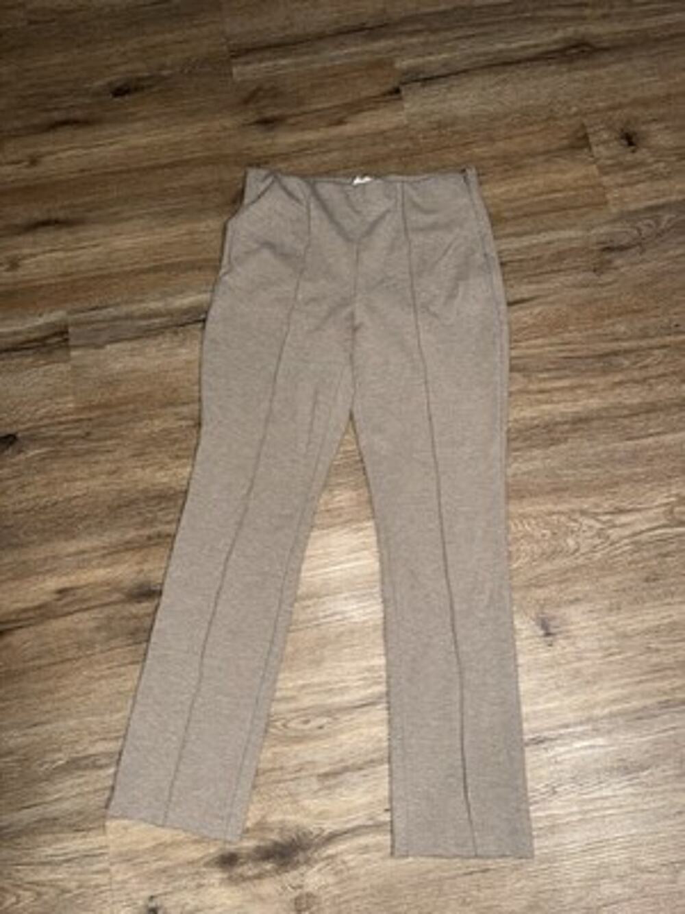 Chico's Women's Size 0 Beige Seamed Stretch Knit Pants Pull On Straight Leg
